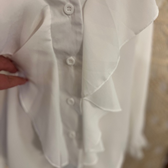Chic White Ruffle Blouse - Picture 3 of 7